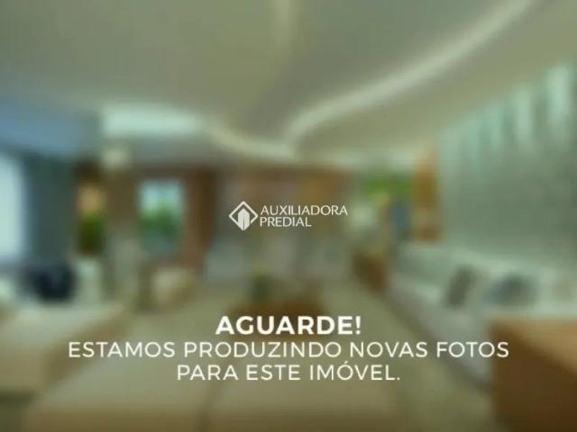 Casa com 7 quartos e 690m² para alugar em Moinhos de Vento, Porto Alegre