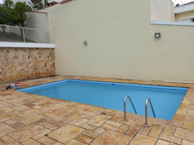 Casa com 800 m² de Terreno uma mini Chácara dentro do Bairro Jardim Floresta!