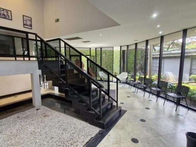 Casa com 800m2 terreno e 900m2 de AC para venda no Campo belo