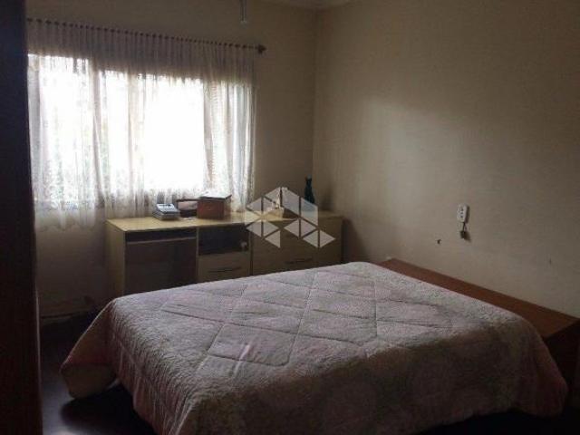 Casa com 03 três dormitórios sendo 01 um suíte bairro São Luis