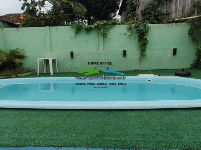 CASA COM 03 DORMITÓRIOS E PISCINA