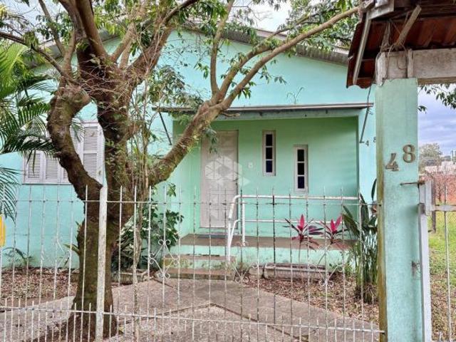 CASA COM 03 DORMITÓRIOS NO BAIRRO SÃO JOÃO