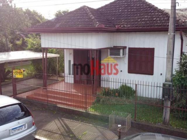 Casa com 03 dormitórios no Centro em Igrejinha