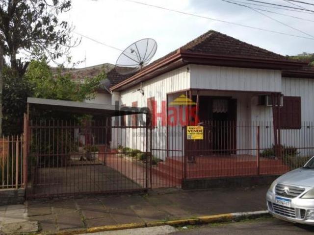 Casa com 03 dormitórios no Centro em Igrejinha