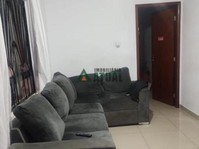 Casa com 03 dormitórios sendo 01 suíte na região oeste de Londrina