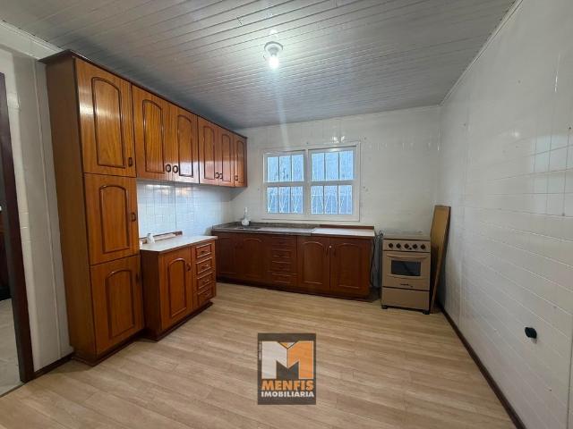 Casa com 03 Quartos no Bairro Frei Rogério