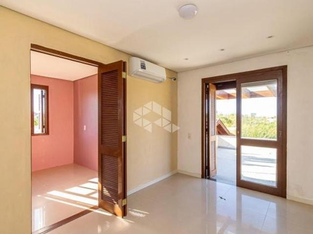 Casa com 03 quartos Centro Glorinha RS