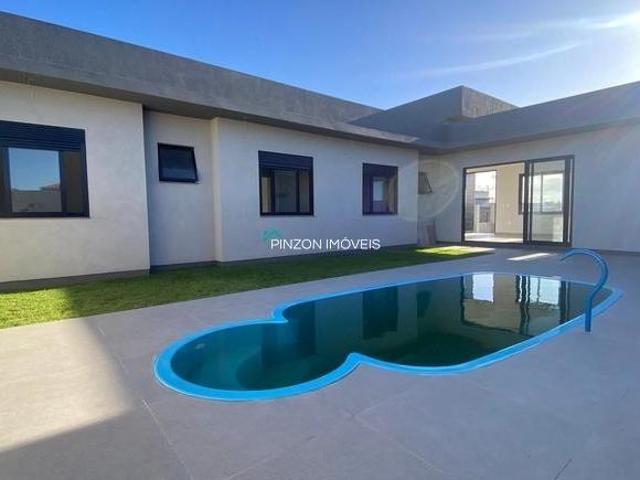 Casa com 03 quartos em Atlântida Sul, 300 m² de terreno a venda