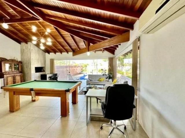 Casa com 03 quartos sendo uma suite no bairro Vila Nova em Novo Hamburgo