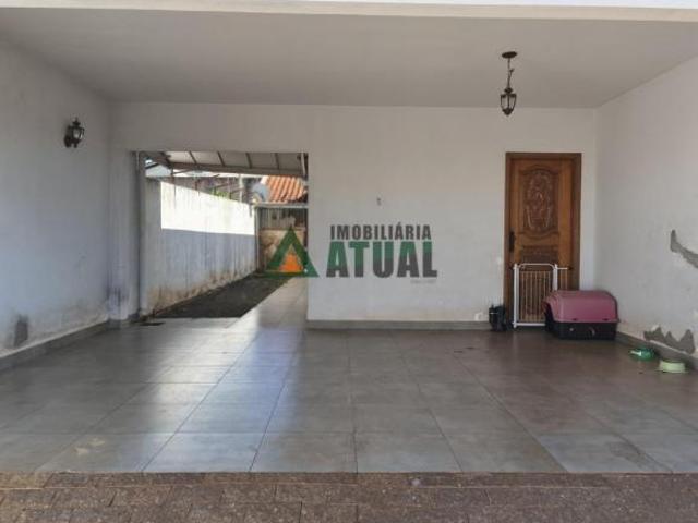 Casa com 03 quartos sendo 01 suíte na região leste de Londrina
