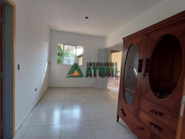Casa com 03 quartos sendo 01 suíte na região oeste de Londrina