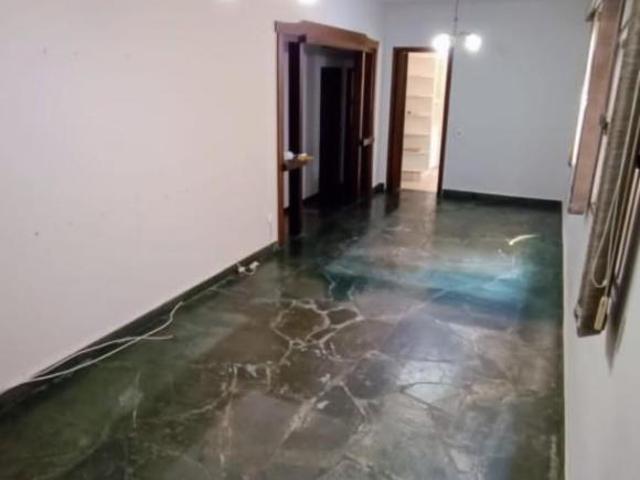 Casa com 03 quartos sendo 01 suíte na região sul de Londrina