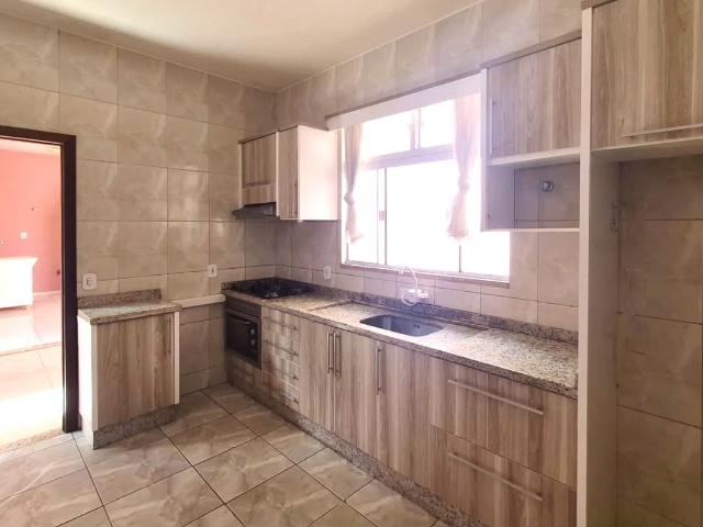 Casa com 03 quartos, 01 suíte no Madri Palhoça