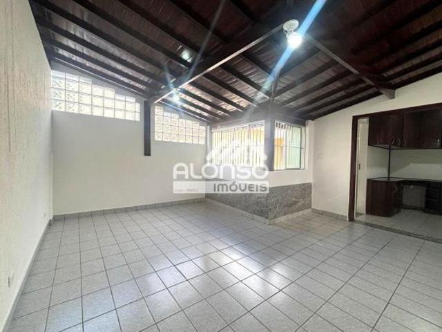 CASA COM 03 SUÍTES NO BUTANTÃ!