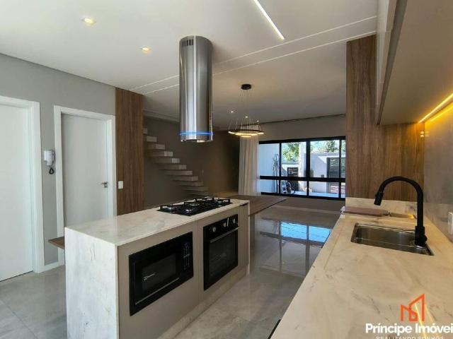 Casa Com 03 Suítes No Glória Joinville
