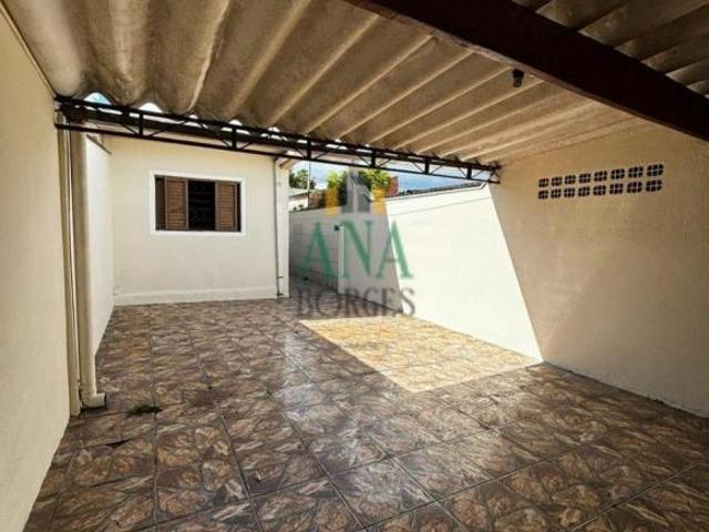 Casa com 01 dormitório na Zona Oeste
