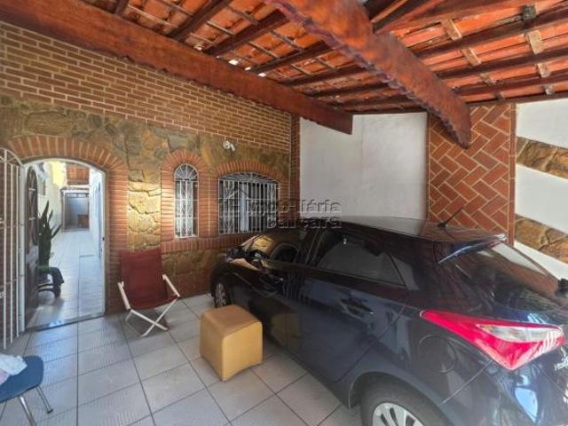 Casa com 01 dormitório, a 450 metros da praia, no Caiçara!
