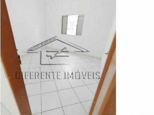Casa com 02 Dormitório s 01 Vaga s Vila Granada