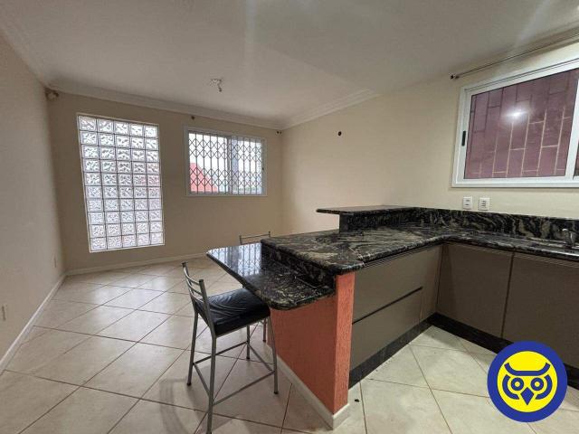 Casa com 02 dormitórios na Agronômica