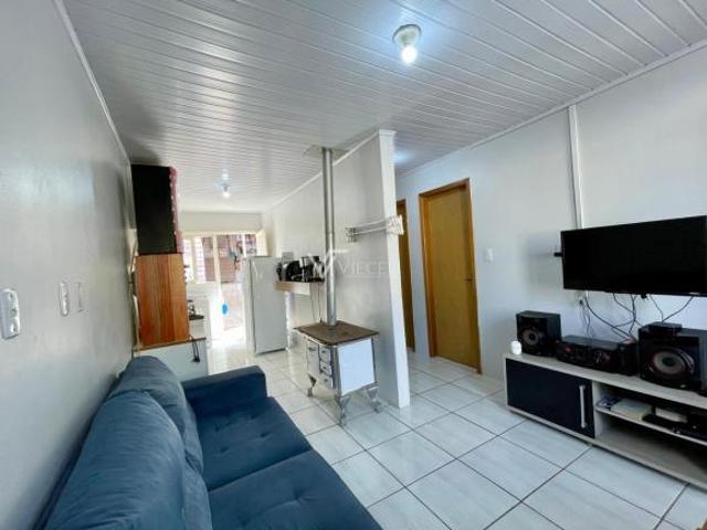 CASA COM 02 DORMITÓRIOS NO LOT. BERTOLINI