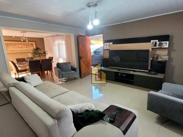Casa com 03 Quartos no Tindiquera em Araucária PR A venda por R$1.170.000,00