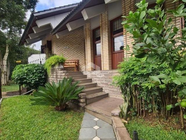 CASA COM 07 DORMITÓRIOS PRÓXIMO DA UCS EM CAXIAS DO SUL