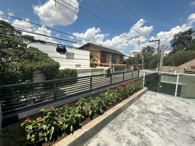 Casa com 04 dormitórios para venda no Jardim das Bandeiras