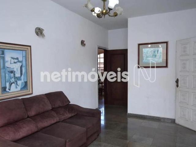 Casa com 04 quartos no Camargos, amplo espaço gourmet e lote de 528 m²