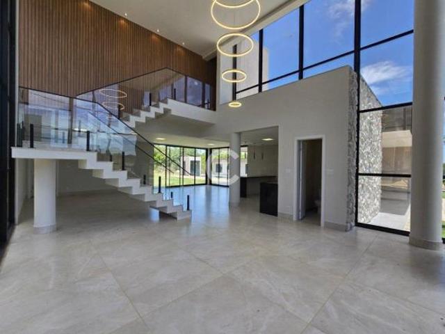 Casa com 1000 m² terreno, 4 quartos à venda, condomínio Vitória Golf
