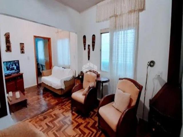 Casa com 110m² e 03 dormitórios no Bairro Nossa Senhora das Graças em Canoas