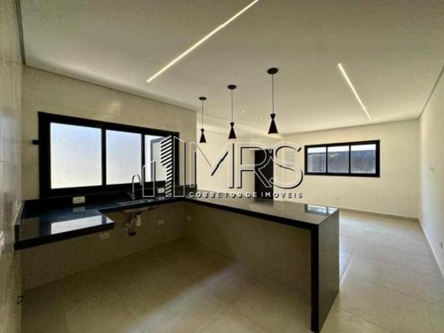 Espaçosa Casa Geminada 3 Quartos no Boqueirão Praia Grande