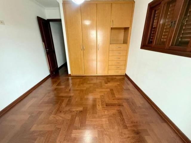 Casa com 150 m² e 3 quartos à venda em Vila São Silvestre