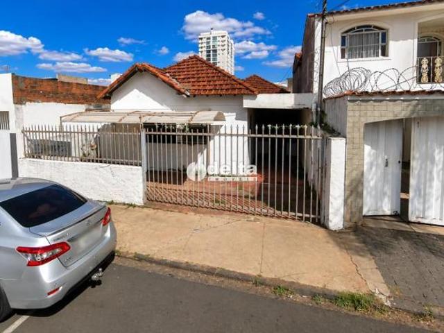 Casa com 1 quarto disponível para venda no bairro Centro em Uberlândia MG