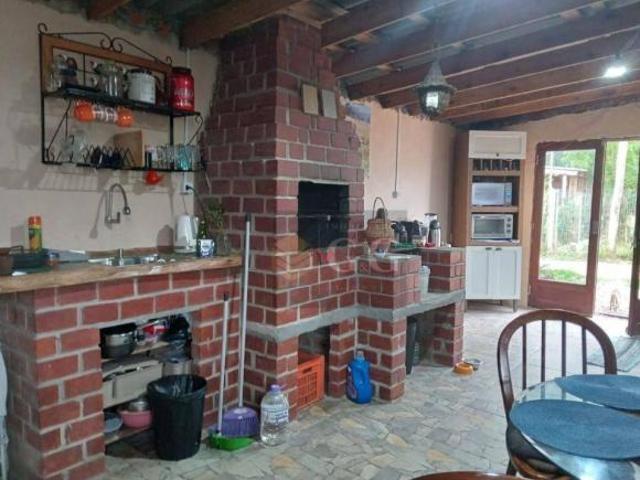 Casa com 1 quarto, localizada em Itapuã
