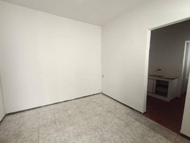 Casa com 1 quarto para alugar no bairro Sagrada Família, 45m²