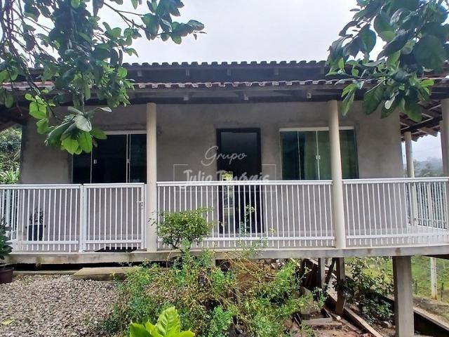 Casa com 1 suíte e 2 quartos na Cristalina