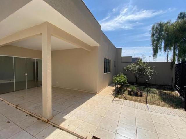 CASA COM 1 SUÍTE E 2 QUARTOS NO JARDIM DIAS I EM MARINGÁ PR