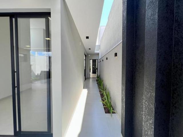 CASA COM 1 SUÍTE E 2 QUARTOS NO JARDIM ORIENTAL EM MARINGÁ PR