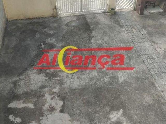CASA COM 1 SUÍTE, TERRENO COM ACESSO POR 2 RUAS, PRÓXIMO DE 2 UPAs, JD. PARAISO GUARULHOS, SP