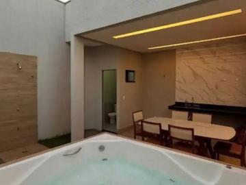 Casa com 200 m² terreno, 3 quartos à venda em Parque Paraíso