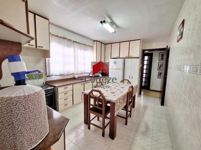 Casa com 235m² 5 quartos, à venda, no bairro Centro em São José dos Pinhais
