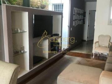 Casa com 250m² de terreno, 201 m² de área útil, 4 quartos, sendo 2 suítes e 4 vagas de garagem