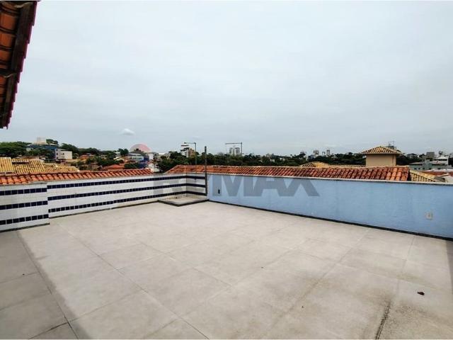 Casa com 260m² com 4 vagas, toda reformada otima localização Itapoã