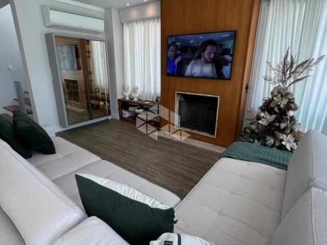 Casa com 279m² privativos, mobiliada, no Vale das Colinas em Gramado