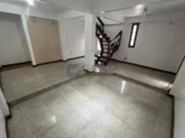 Casa com 280m², 4 dormitórios no bairro Cristo Redentor em Porto Alegre