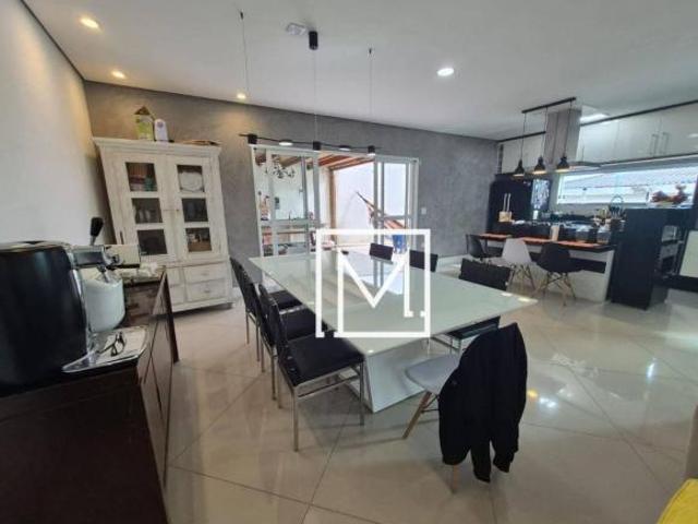 Casa com 280m², 4 quartos e 5 vagas no Bosque da Saúde!