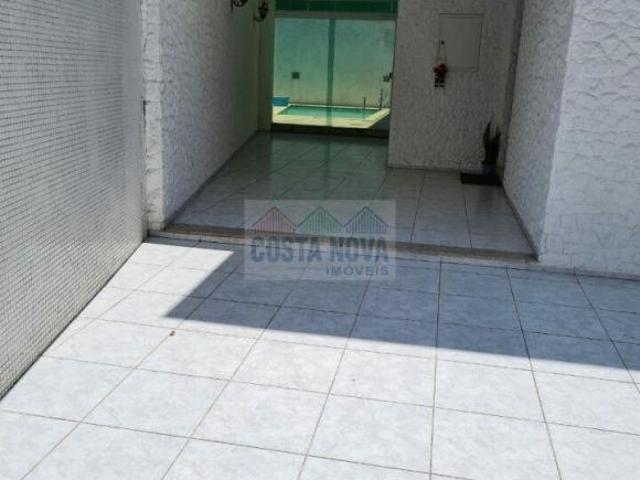 Casa com 282m², 4 Dormitorios sendo 1 suite, 4 banheiros, 5 vagas, 2 salas, 1 escritório, 1 edícula