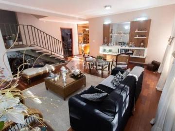 Casa com 284m² à venda, 3 quartos e 4 vagas