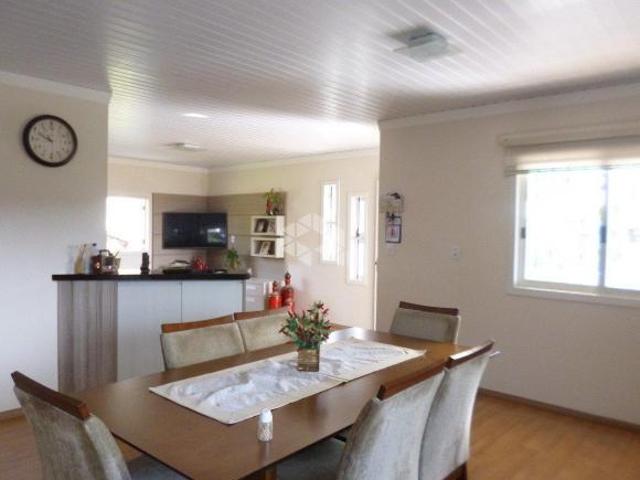 Casa com 2 moradias, pav. superior 3 dorm. e pavimento inf. 2 dorm