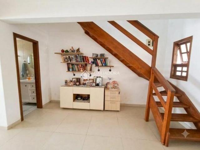 Casa com 2 dormitórios no bairro Hípica